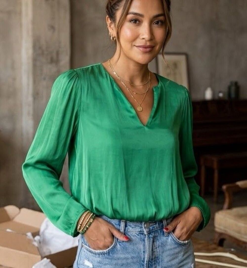 Sincerely Jules Emerald Green Satin Long Sleeve Bubble Hem Blouse Top Sz L